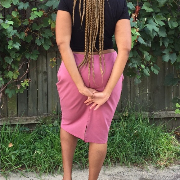Beautiful Pink Pencil skirt - Picture 3 of 3